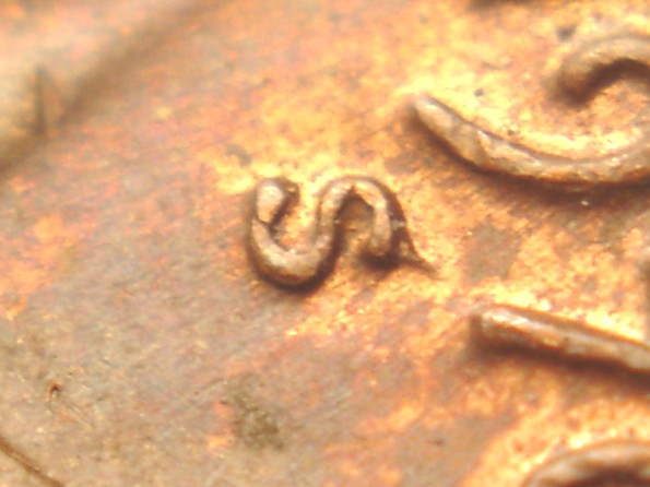 1970-S-Lincoln-Memorial-Cent--Top-Of-The-S